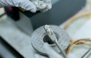 慢回弹平衡型催化剂，确保成品具有低气味、高透气性和耐久性